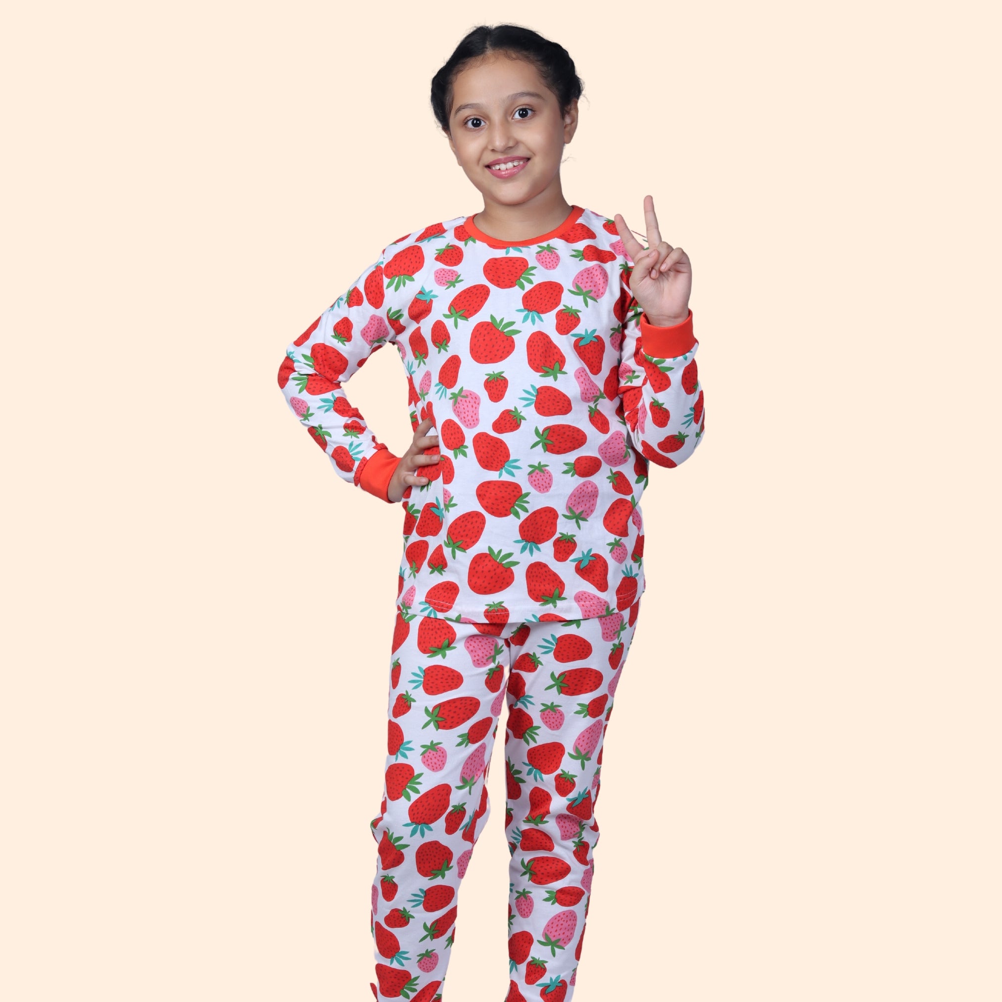 Full Sleeve Night Suit For Girl In Off White Colour - Strawberry