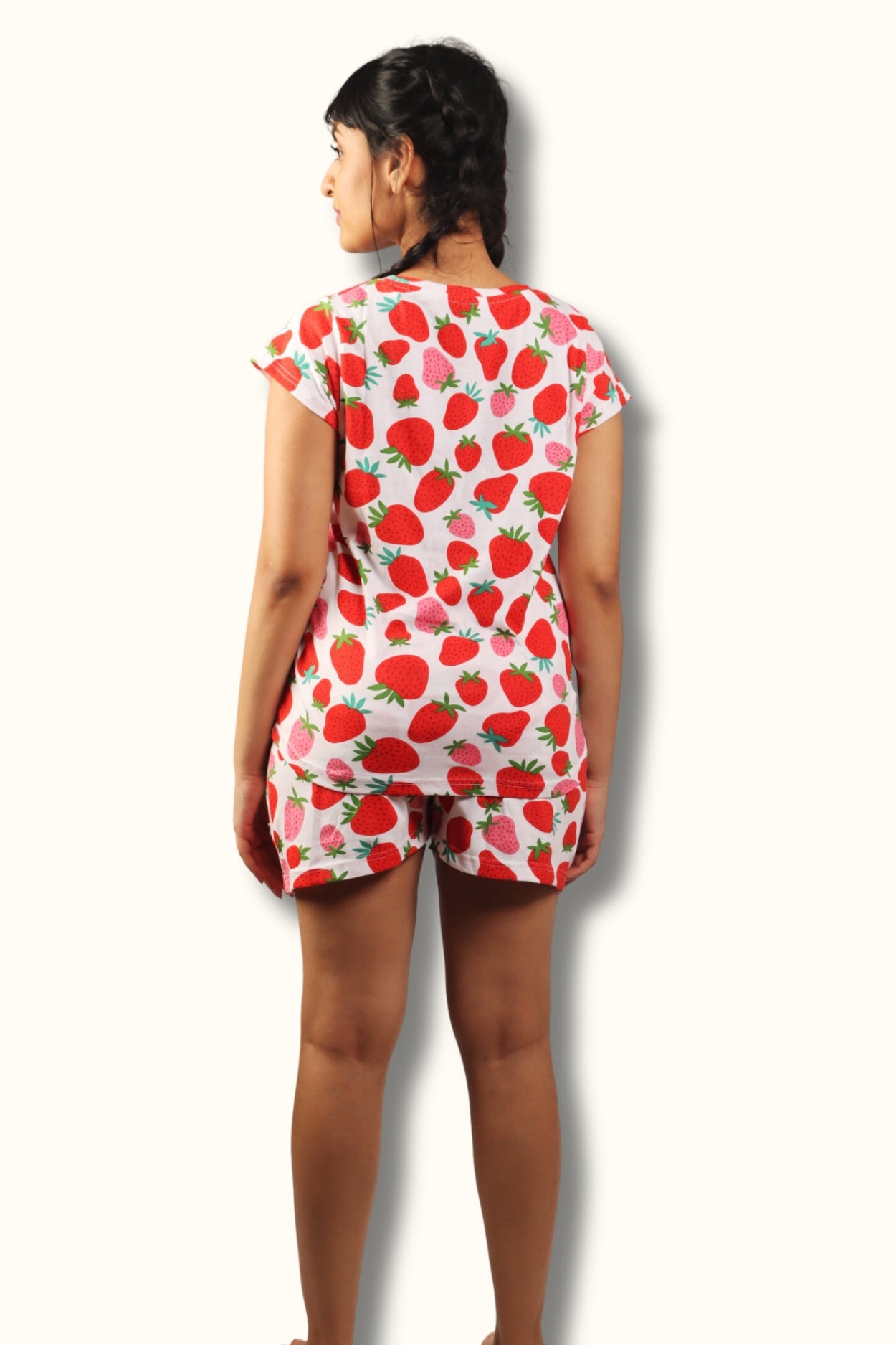 Night Suit For Women In White Colour - Strawberry Variant 1