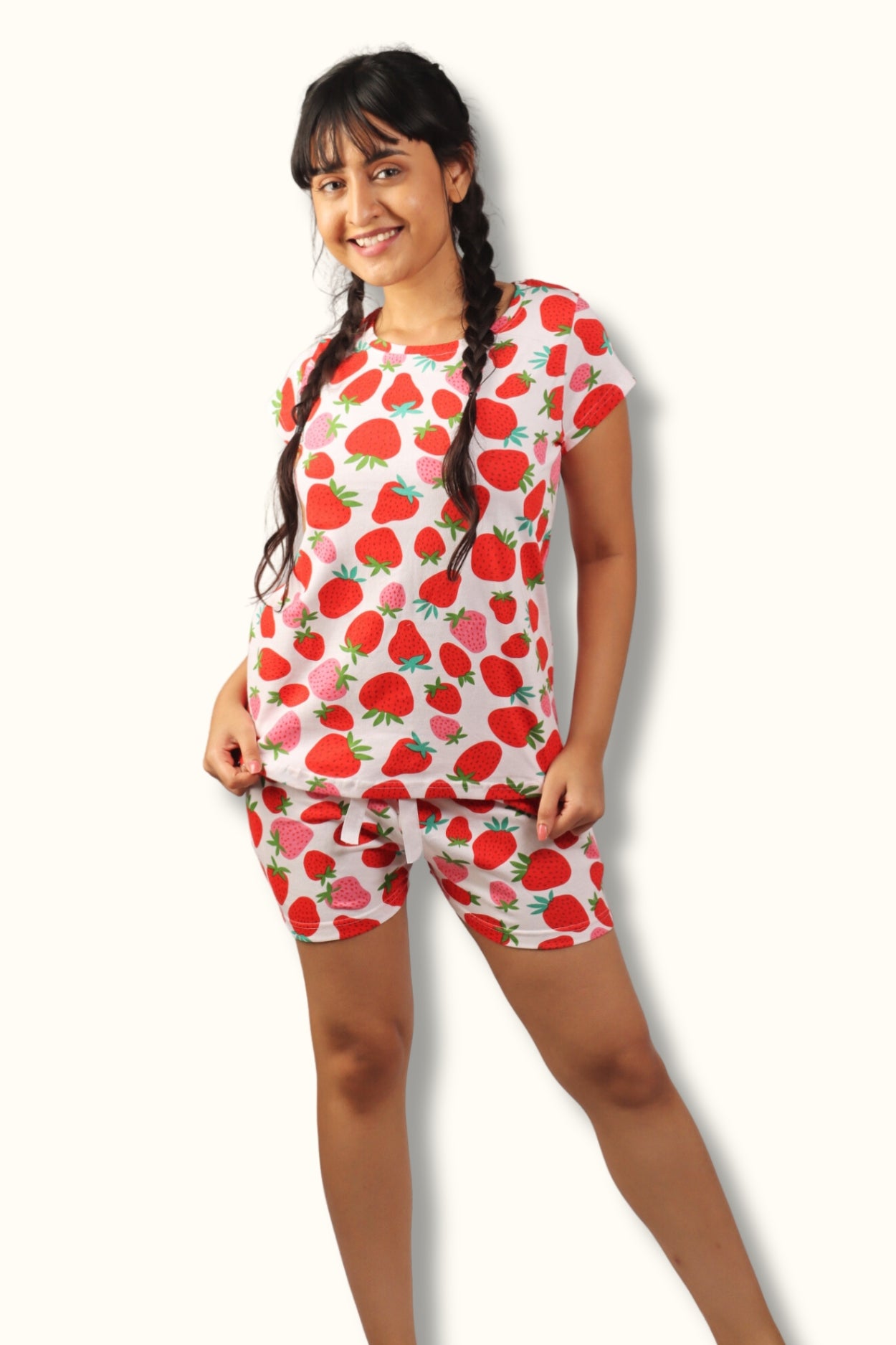Night Suit For Women In White Colour - Strawberry